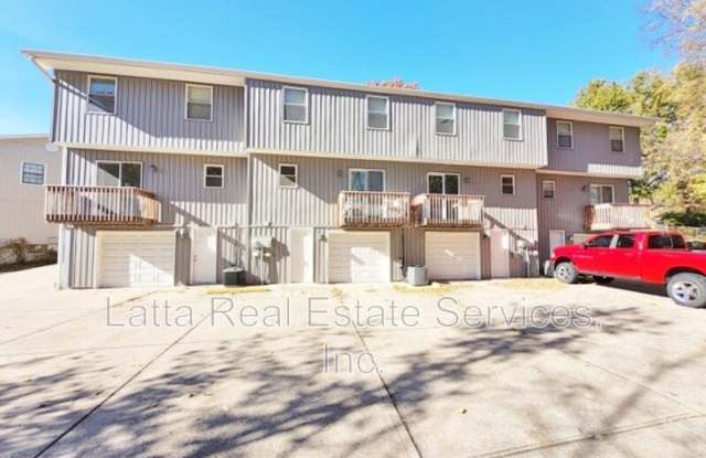 324 NW Millstone Cir Gallery 2