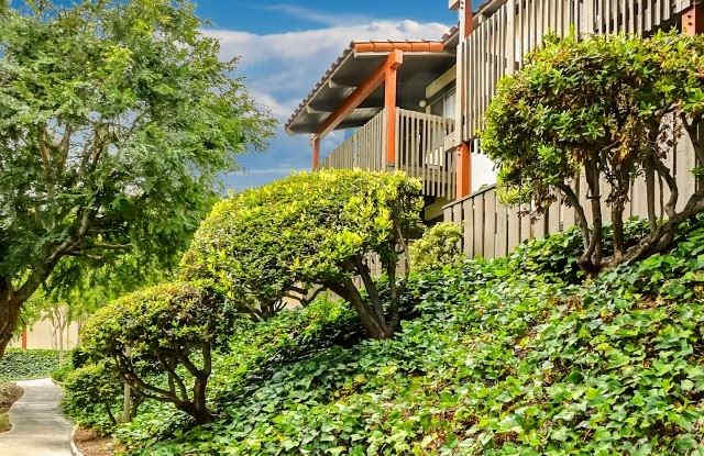 Colonnade at Fletcher Hills Gallery 3