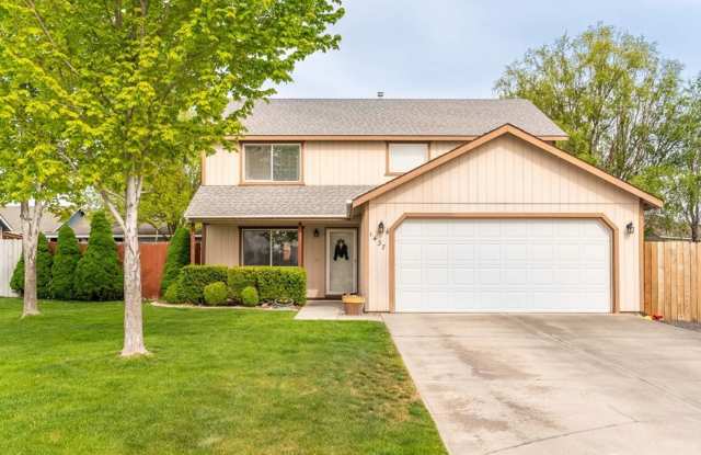Large 4 Bedroom 2 Bathroom Pet Friendly Home photos photos