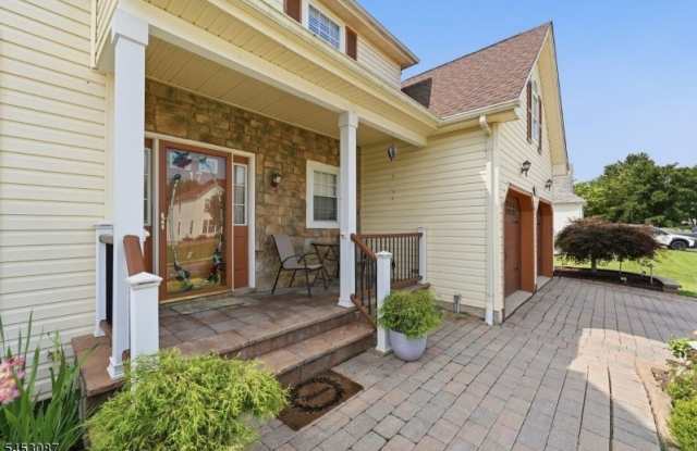 17 Grant Way Gallery 3