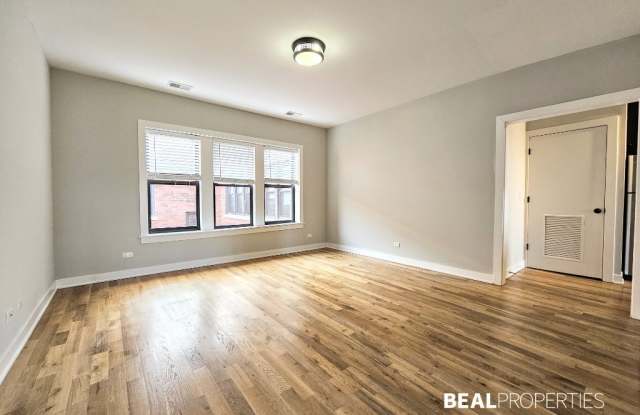 2207 W Eastwood Ave photos photos