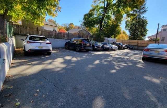 138 Roseland Ave photos photos