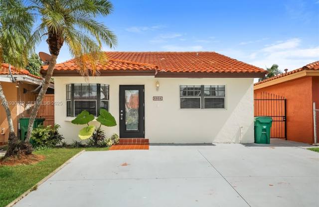 8806 NW 114th Ter photos photos