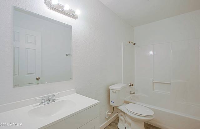 13209 N 21st Place Gallery 2
