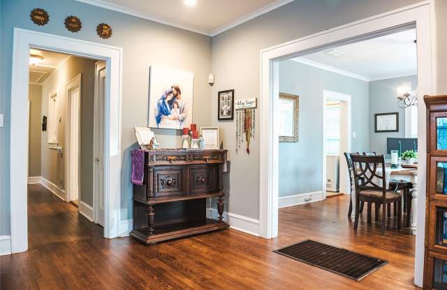 3467 Beverly Gallery 4