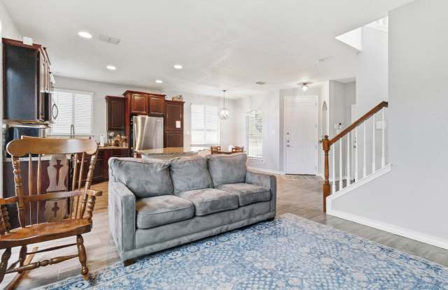 21518 Andrews Garden Gallery 4