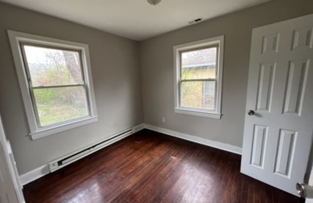 949 Hunt Ave - 949 Hunt Avenue Northwest, Roanoke, VA 24012