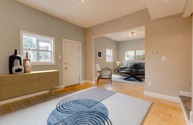 08 - 2319 Berg photos photos