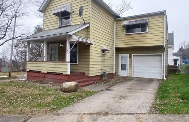 142 N Bridge Street - 142 North Bridge Street, Struthers, OH 44471