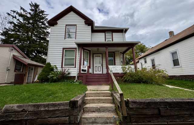 Spacious & Cozy 2-Bedroom Lower Apartment with Appliances & Garage Space Included! Gallery 1