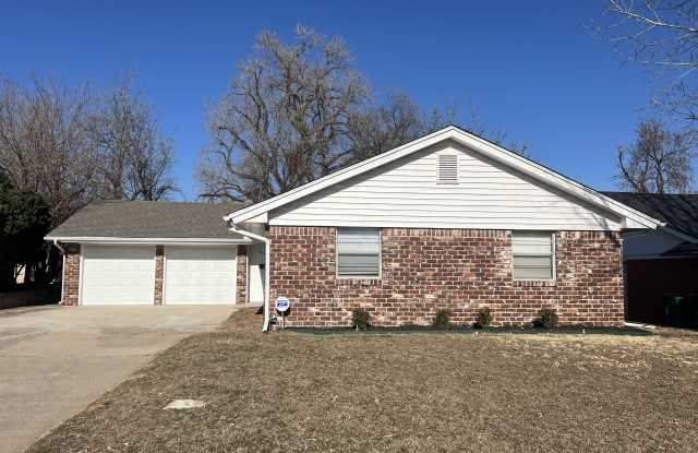 4413 NW 12th St photos photos