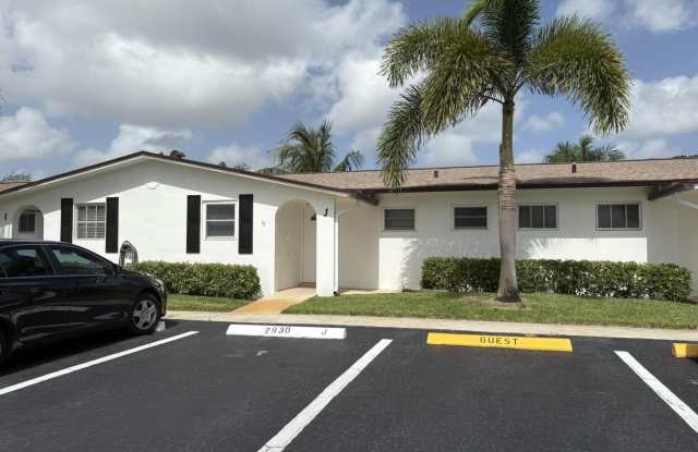 2930 CROSLEY Drive E Gallery 1