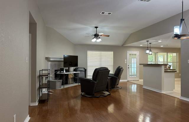 15320 Country Acres Dr. Gallery 2