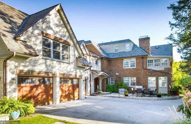 4502 Edina Boulevard Gallery 2