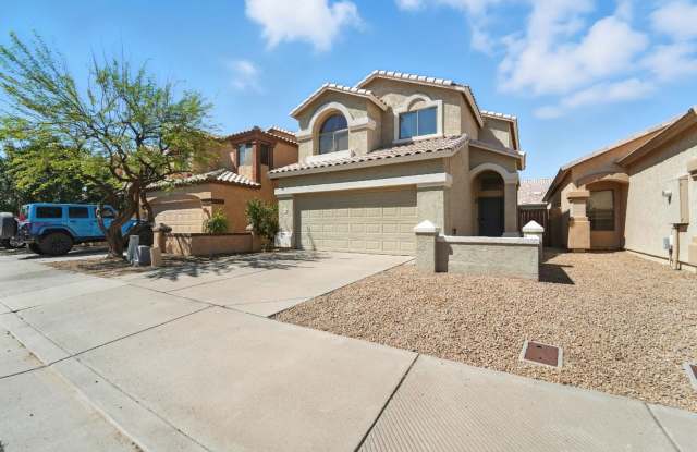 Spacious Avondale Home in Gated Community with Pool Access Gallery 4