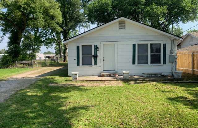 2B/1B Home Available in Lake Charles photos photos