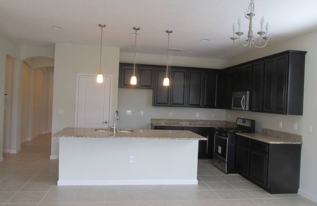 3 Bedroom, 2 Bath,Plus office room ,2 Car Garage, Single Family Home at2404 Sabastian St, Mount Dora FL 32757 For Rent. Gallery 3