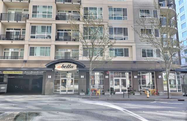 Fantastic 2 Bedroom 2 Bath Split Floor Plan - Plenty of Privacy Gallery 4
