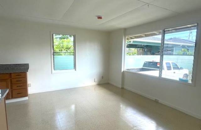 2 Bed/ 1 Bath with Parking in Kailua photos photos