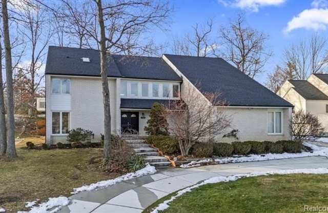 5322 Pond Bluff Dr Gallery 1