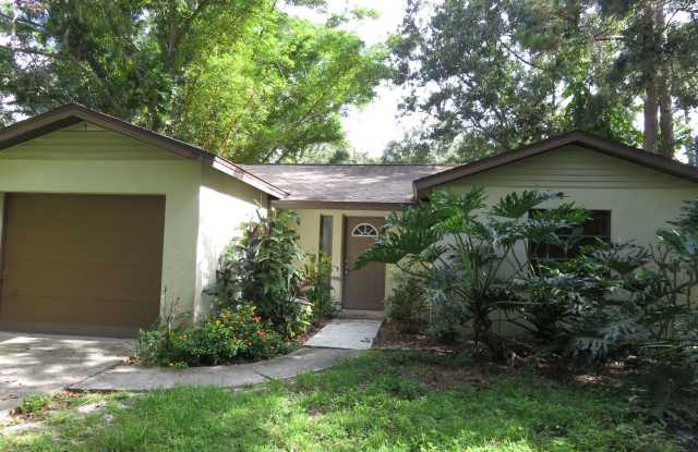 Open and bright 2/2 with garage photos photos