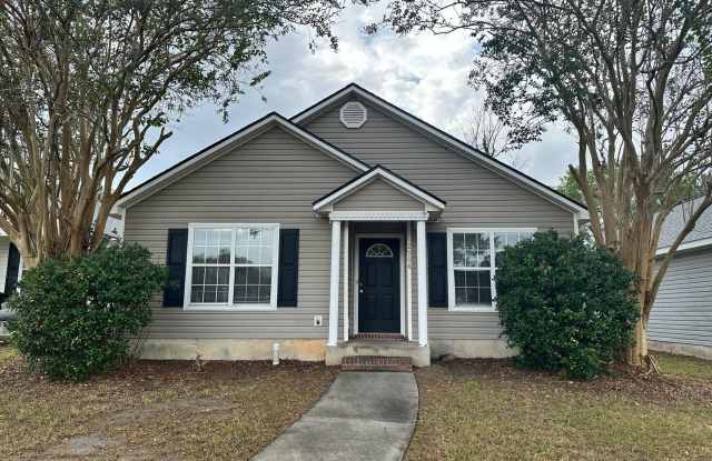 3BD/2B Home in the heart of Valdosta - 2994 Tara Drive, Valdosta, GA 31602