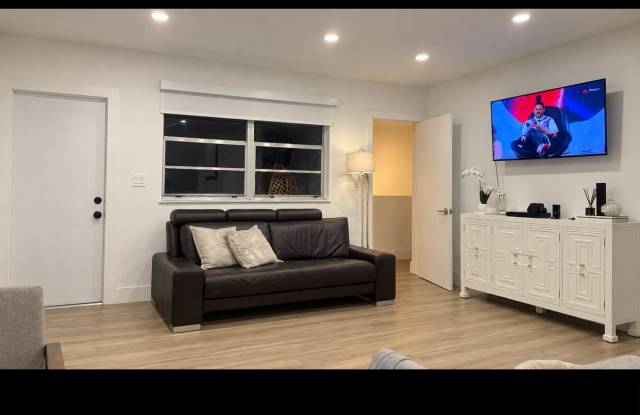 1502 East 8th Avenue Gallery 2