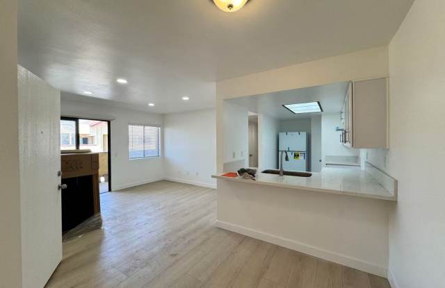 2532 N Edwards Ave photos photos