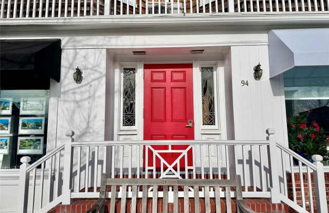 94 Main Street unit: 3 photos photos