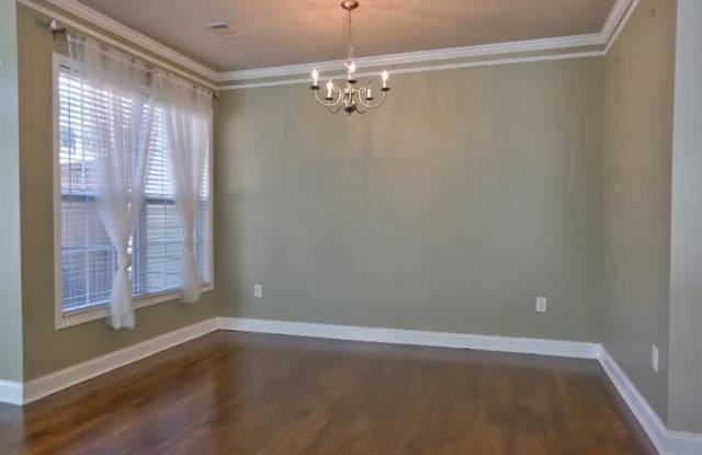 2386 Strand Avenue Gallery 4