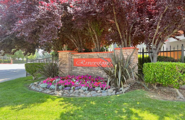 Riverstone Apartments photos photos