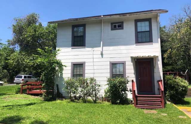 Two-Story-One Bedroom photos photos