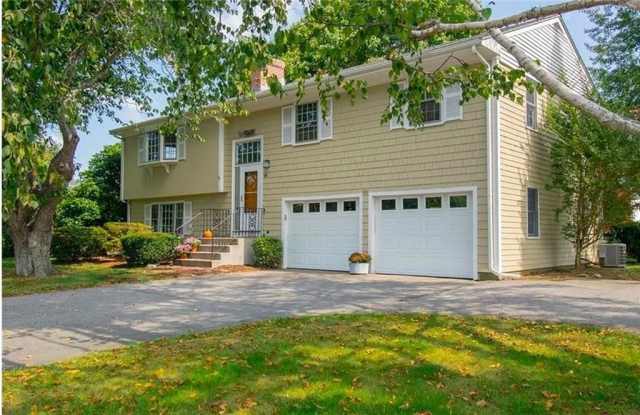 384 Valley Road - 384 Valley Road, Newport East, RI 02842 384 Valley Road - 384 Valley Road, Newport East, RI 02842