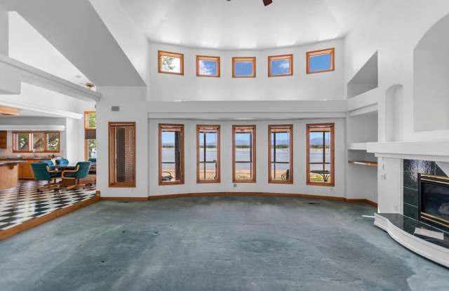 4 Bedroom 4 Bathroom Property on Boyd Lake Gallery 4