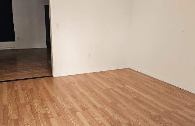 2548 OSWEGO Avenue Gallery 3