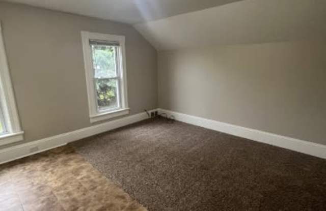 529 Otter Ave. - 2 photos photos