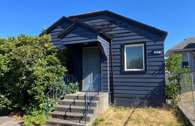 Three Bedroom in the Heart of Bremerton. PSNS Across the Street! Available for Rent. photos photos