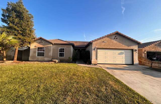 Nice home for rent in Tulare! - 1725 Shaver Lake Avenue, Tulare, CA 93274