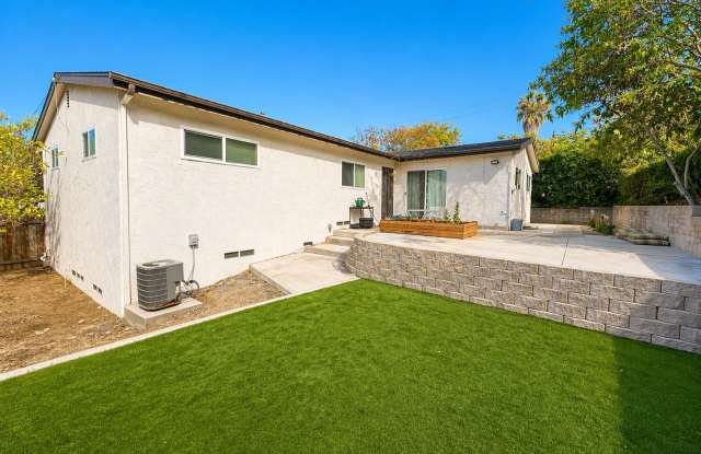 7BD/3BA Home Right by SDSU, Private Patio and Yard!! Gallery 3