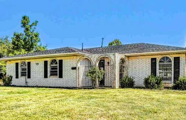 5725 NW Cedarwood - Coming Soon! Gallery 1