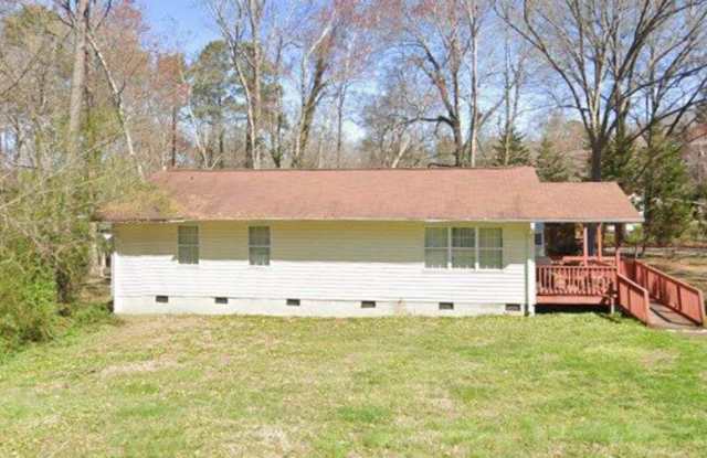 Secluded in Siler City photos photos