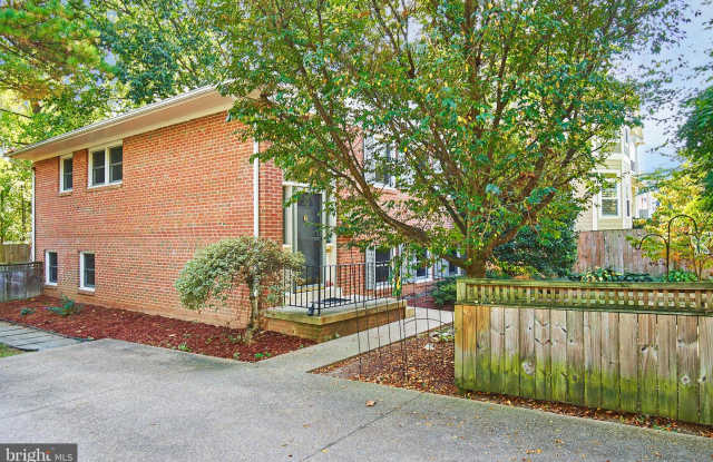 216 W CAMERON RD Gallery 4