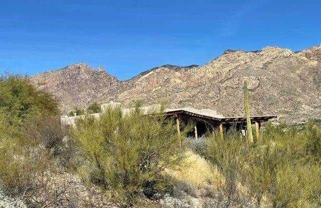 6350 N Placita Arista - 6350 North Placita Arista, Catalina Foothills, AZ 85718