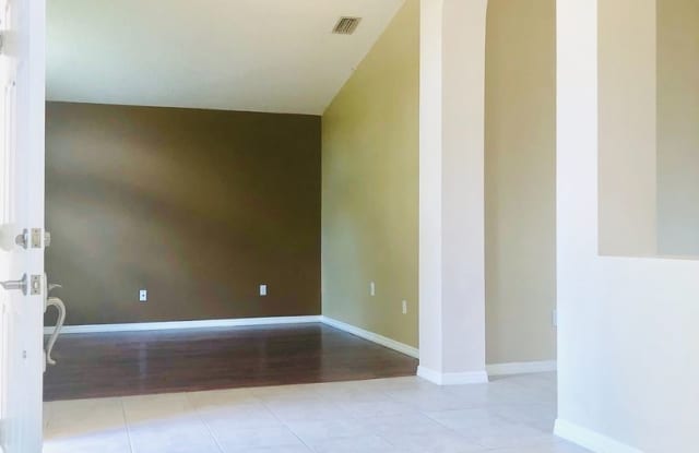1022 Beckstorm Dr Gallery 3