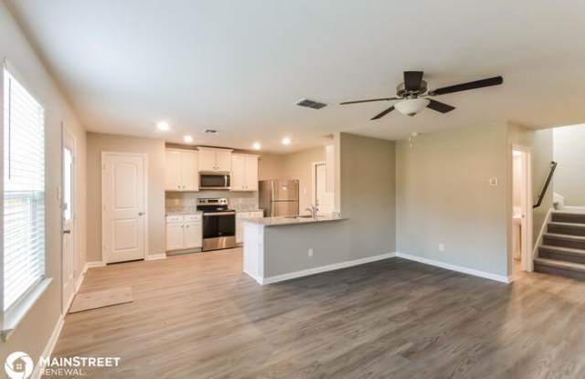 6111 Lakefront Gallery 4