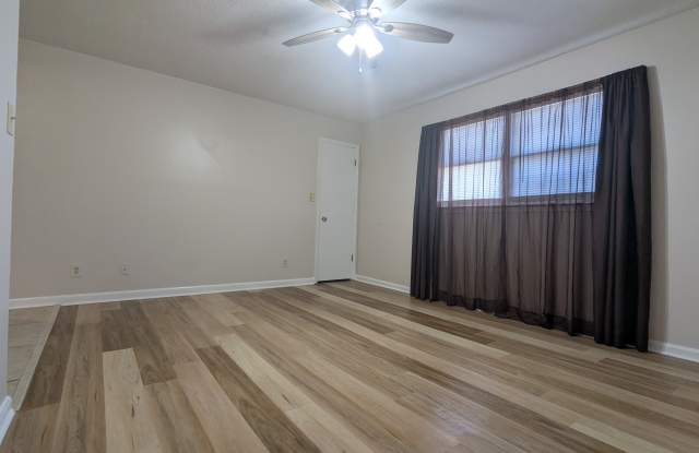 6218 Frontage Road Gallery 4