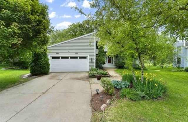 1733 Camelot Drive photos photos