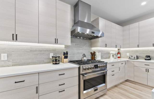 21 Bolton St. photos photos