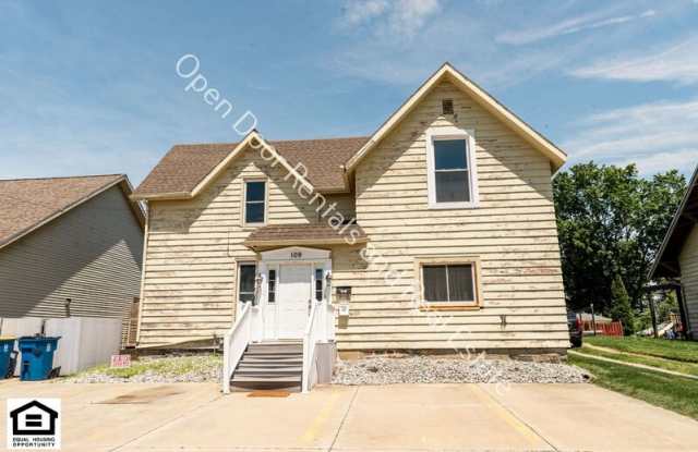 109 1/2 E Broad St photos photos