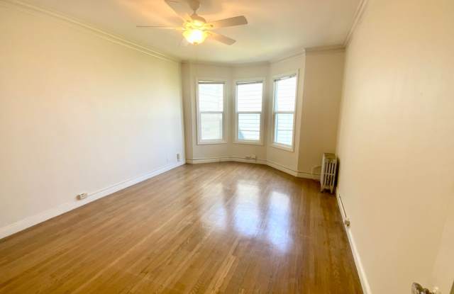 Bay Windows, Laundry On-Site. PARKING AVAILABLE. LARGE CLOSETS! photos photos Bay Windows, Laundry On-Site. PARKING AVAILABLE. LARGE CLOSETS! photos photos